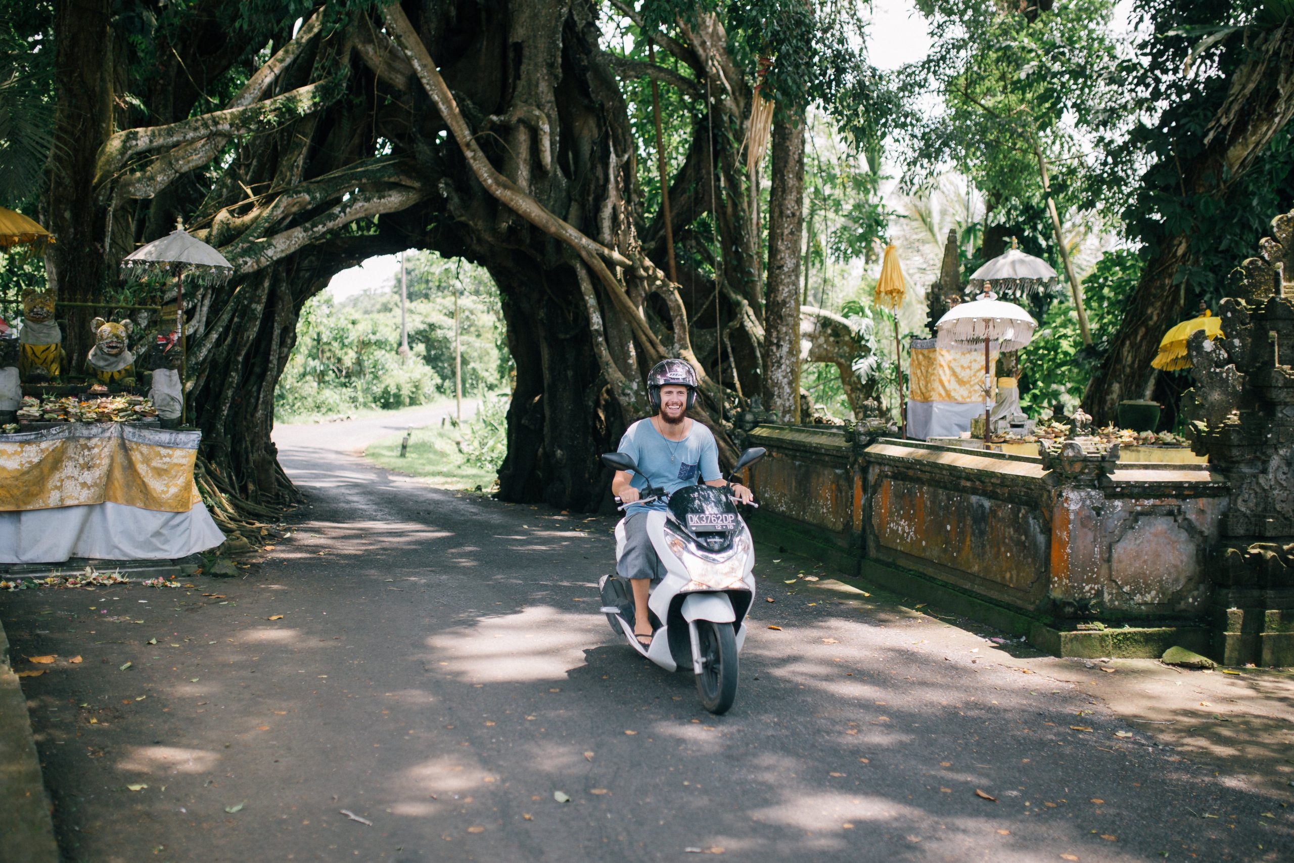 Embracing Local Customs for a Memorable Experience
